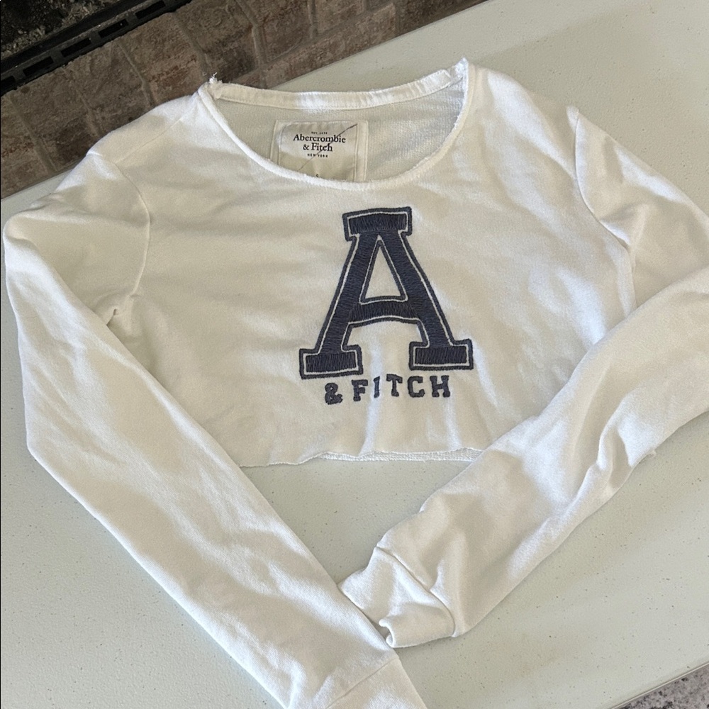 Abercrombie & Fitch White Crop Sweatshirt with Navy Logo Size Small